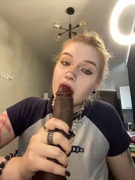 DriveThruCiri online show from 05-06-26, 07:46
