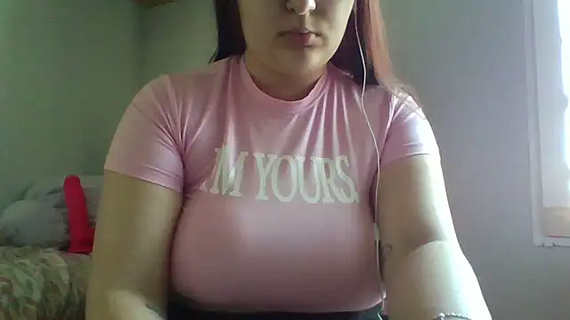Snapshot of SmokeyAnne chatting on 05-14-26, 01:51 SmokeyAnne online show from 05-14-26, 01:51