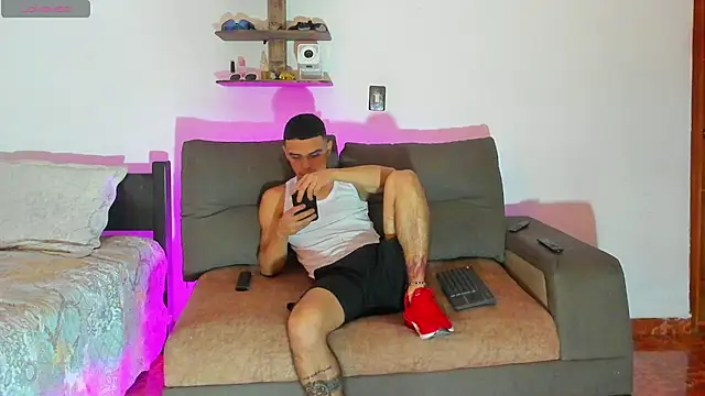 Teo Rave online show from 05-18-26, 04:57