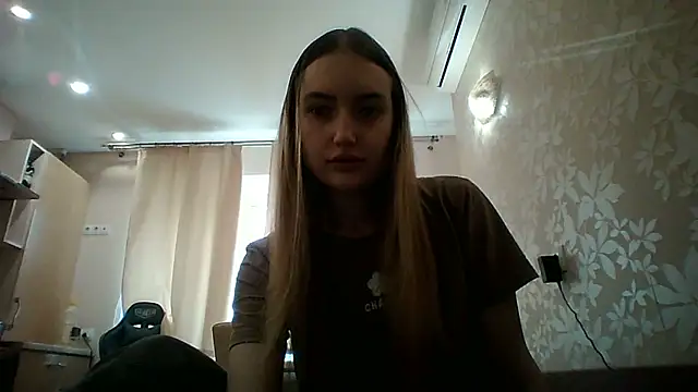 Lisanta online show from 04-24-26, 08:06