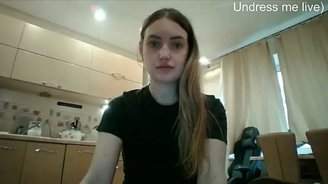 Snapshot of Lisanta chatting on 05-19-26, 04:13 Lisanta online show from 05-19-26, 04:13
