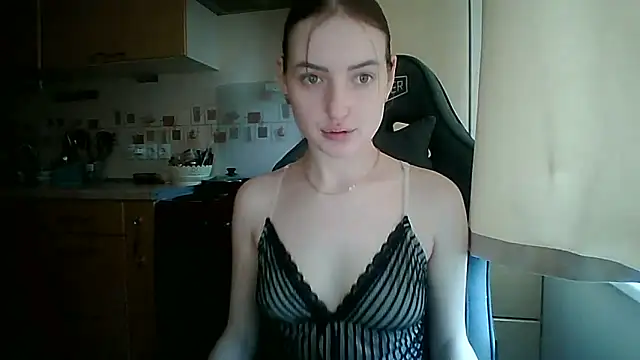Snapshot of Lisanta chatting on 05-31-26, 10:44 Lisanta online show from 05-31-26, 10:44