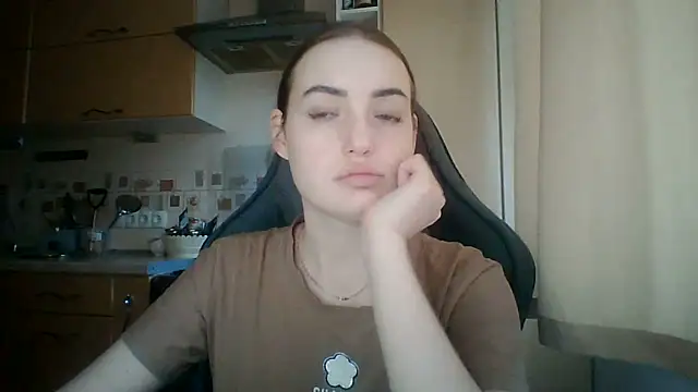 Snapshot of Lisanta chatting on 06-14-26, 03:03 Lisanta online show from 06-14-26, 03:03
