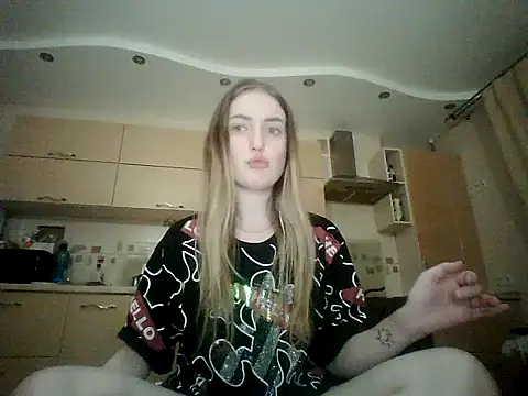 Lisanta online show from 08-04-26, 07:38