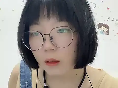 Snapshot of Belle-LL chatting on 04-23-26, 01:24 Belle-LL online show from 04-23-26, 01:24