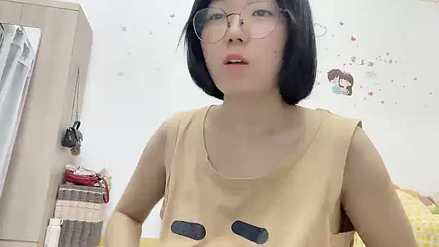 Snapshot of Belle-LL chatting on 04-29-26, 05:30 Belle-LL online show from 04-29-26, 05:30