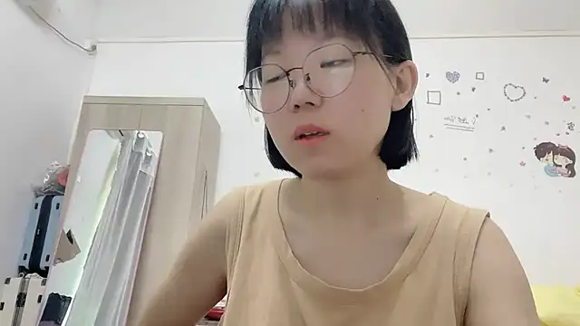 Snapshot of Belle-LL chatting on 04-30-26, 08:20 Belle-LL online show from 04-30-26, 08:20