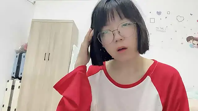 Snapshot of Belle-LL chatting on 05-11-26, 03:40 Belle-LL online show from 05-11-26, 03:40