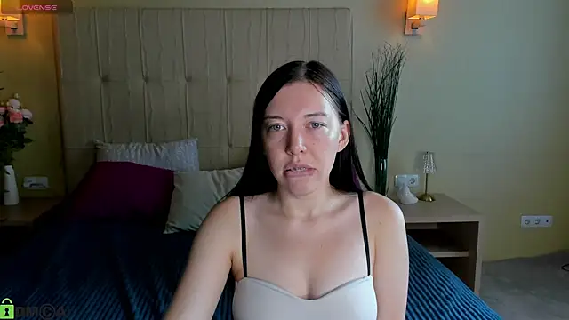 Sandra Ross online show from 07-24-26, 01:03