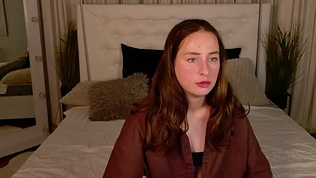 NadinnL online show from 06-17-26, 01:34