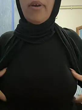 Snapshot of Laavinia chatting on 05-14-26, 11:00 Laavinia online show from 05-14-26, 11:00