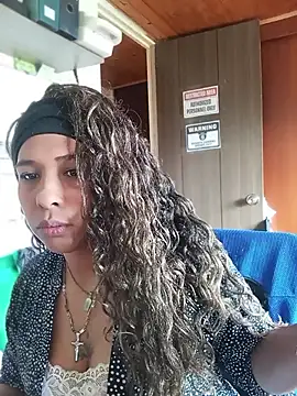 Ivon C online show from 05-08-26, 01:16