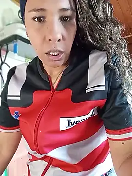 Ivon C online show from 05-25-26, 01:28