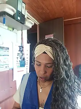 Ivon C online show from 05-26-26, 01:29