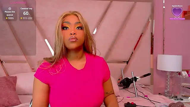 TiannahGlow online show from 06-15-26, 01:57