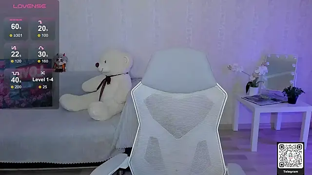 LinnLove online show from 05-10-26, 07:02