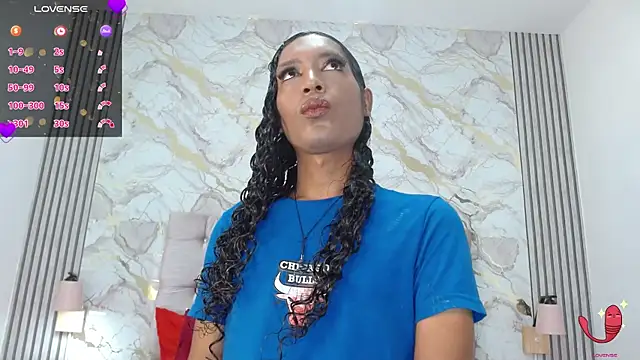 Mia Hiills online show from 05-25-26, 12:33