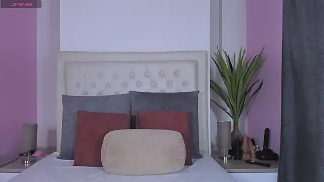 Sofia pamela  online show from 07-15-26, 07:41