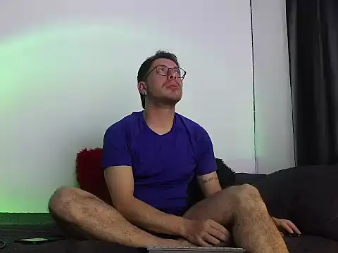 Letorres19 online show from 04-22-26, 05:21