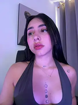 Snapshot of IsabellaNoir_ chatting on 04-25-26, 07:44 IsabellaNoir online show from 04-25-26, 07:44
