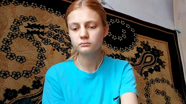 LunaLaday online show from 06-17-26, 02:58