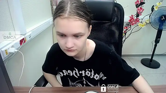 Snapshot of _donnaSia_ chatting on 07-17-26, 10:11 donnaSia online show from 07-17-26, 10:11