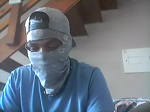 Snapshot of LunjeSA chatting on 05-18-26, 09:48 LunjeSA online show from 05-18-26, 09:48