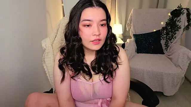 Snapshot of MomoRins chatting on 05-24-26, 10:59 MomoRins online show from 05-24-26, 10:59
