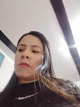 Snapshot of Nicol_Alvarez1 chatting on 06-10-26, 10:08 Nicol Alvarez1 online show from 06-10-26, 10:08