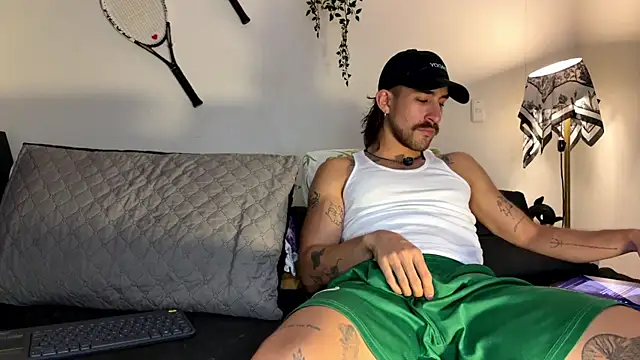 Snapshot of Aaron_wheel chatting on 07-19-26, 11:52 Aaron wheel online show from 07-19-26, 11:52