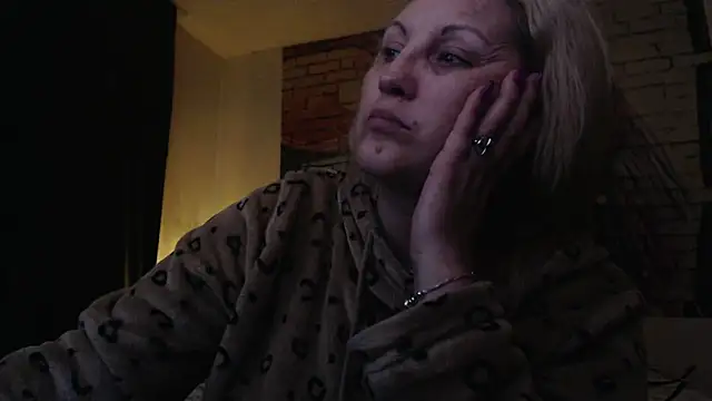 Divineblond online show from 03-22-25, 02:27
