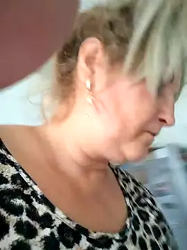 Divineblond online show from 10-08-25, 11:41