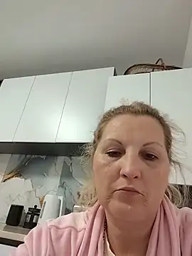 Divineblond online show from 03-18-26, 01:53