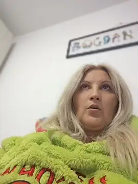 Divineblond online show from 04-30-26, 06:25