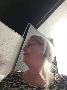 Divineblond online show from 05-07-26, 07:19
