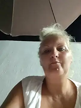 Snapshot of Divineblond chatting on 07-06-26, 08:55 Divineblond online show from 07-06-26, 08:55