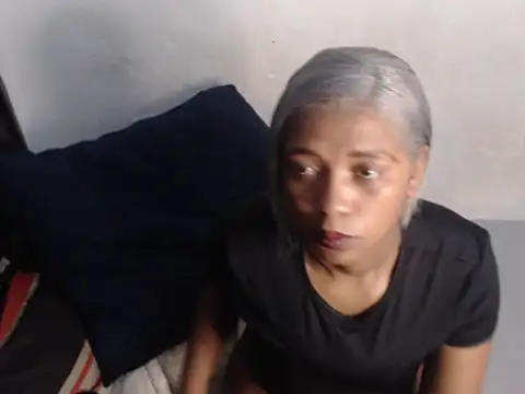 Snapshot of NawtyDiva4u chatting on 06-10-26, 04:01 NawtyDiva4u online show from 06-10-26, 04:01