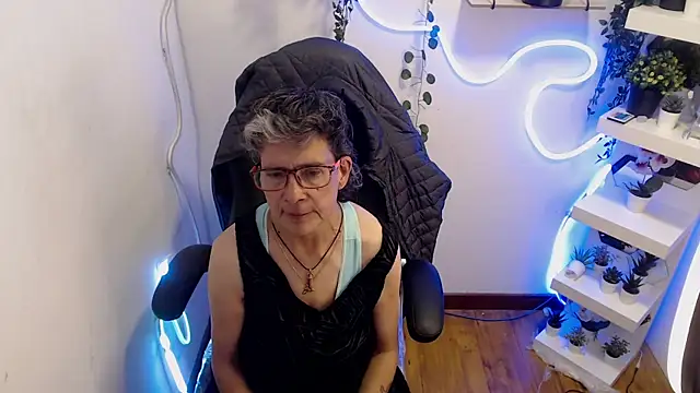 selena ferreira online show from 06-17-26, 06:53