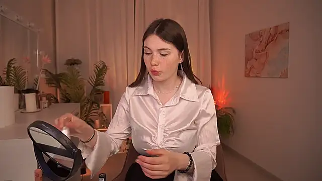 BettyMarlowe online show from 05-04-26, 05:36