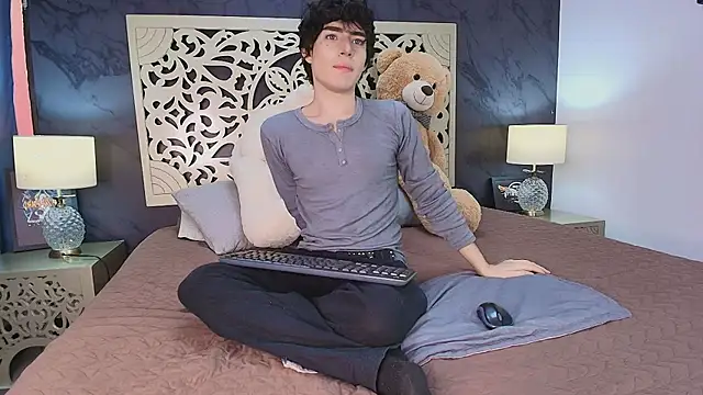 Snapshot of DemonFoxx chatting on 04-30-26, 01:17 DemonFoxx online show from 04-30-26, 01:17