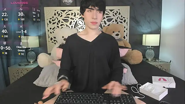 Snapshot of DemonFoxx chatting on 06-24-26, 12:04 DemonFoxx online show from 06-24-26, 12:04