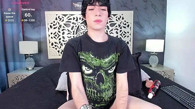 Snapshot of DemonFoxx chatting on 07-07-26, 12:20 DemonFoxx online show from 07-07-26, 12:20