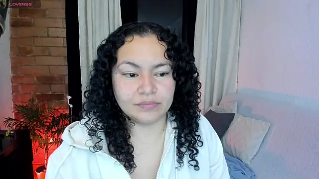 Snapshot of MissBronte chatting on 06-18-26, 12:33 MissBronte online show from 06-18-26, 12:33