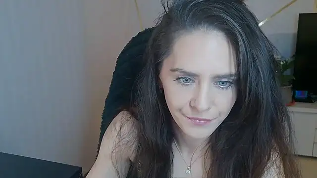 khalessi13 online show from 05-01-26, 10:25