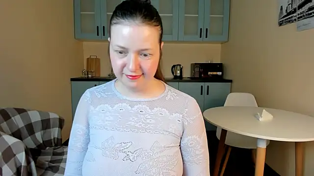 NellieBev online show from 05-08-26, 02:33