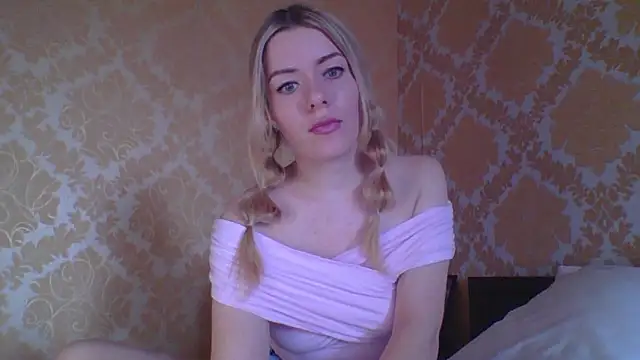 Softy Aura  online show from 05-14-26, 11:39