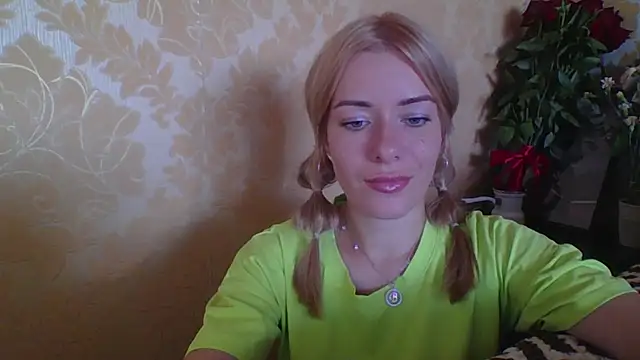 Snapshot of Softy_Aura_ chatting on 07-07-26, 01:15 Softy Aura online show from 07-07-26, 01:15