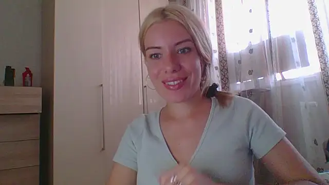 Snapshot of Softy_Aura_ chatting on 08-04-26, 02:19 Softy Aura online show from 08-04-26, 02:19