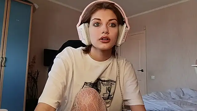 LinaFlamie online show from 04-25-26, 10:29