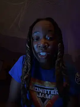 Nayomii28 online show from 04-27-26, 01:03